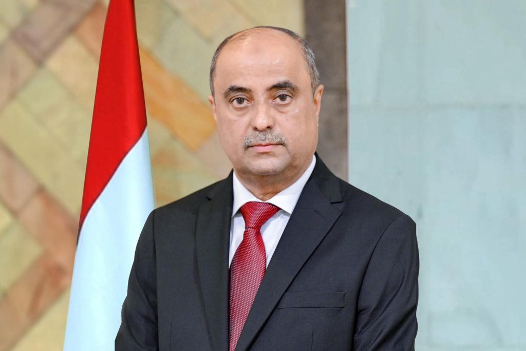 رئيس الوزراء يشدد على ضرورة خفض الأسعار ويُوجه بتشديد الرقابة 1 IMG-20250803-WA0004