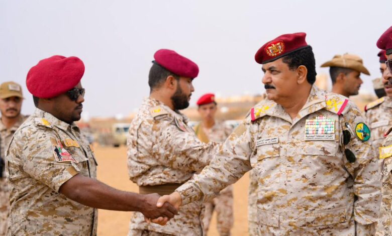 وزير الدفاع اليمني يؤكد على دور القوات المسلحة في استعادة الدولة وإنهاء الانقلاب الحوثي 1 WhatsApp Image 2025-08-21 at 4.56.36 PM