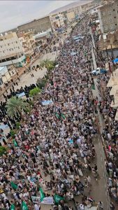 مأرب تحتشد في وقفة شعبية كبرى تضامناً مع المملكة العربية السعودية ودول الخليج وتنديداً بالاعتداءات الإيرانية 4 1774637410997