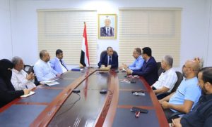 وزير-الصناعة-يطلع-على-المخزون-الاستراتيجي-من-القمح-والدقيق